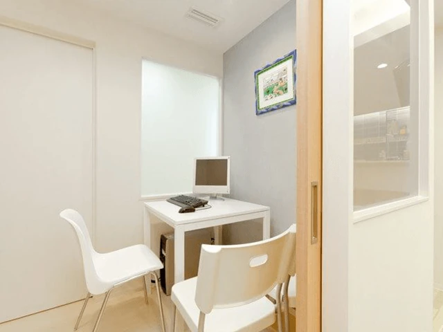 doctor-counselingRoomwebp